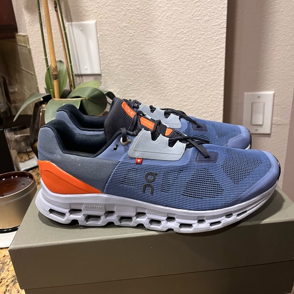 On Cloud CloudStratus size 10 - Picture 7 of 7